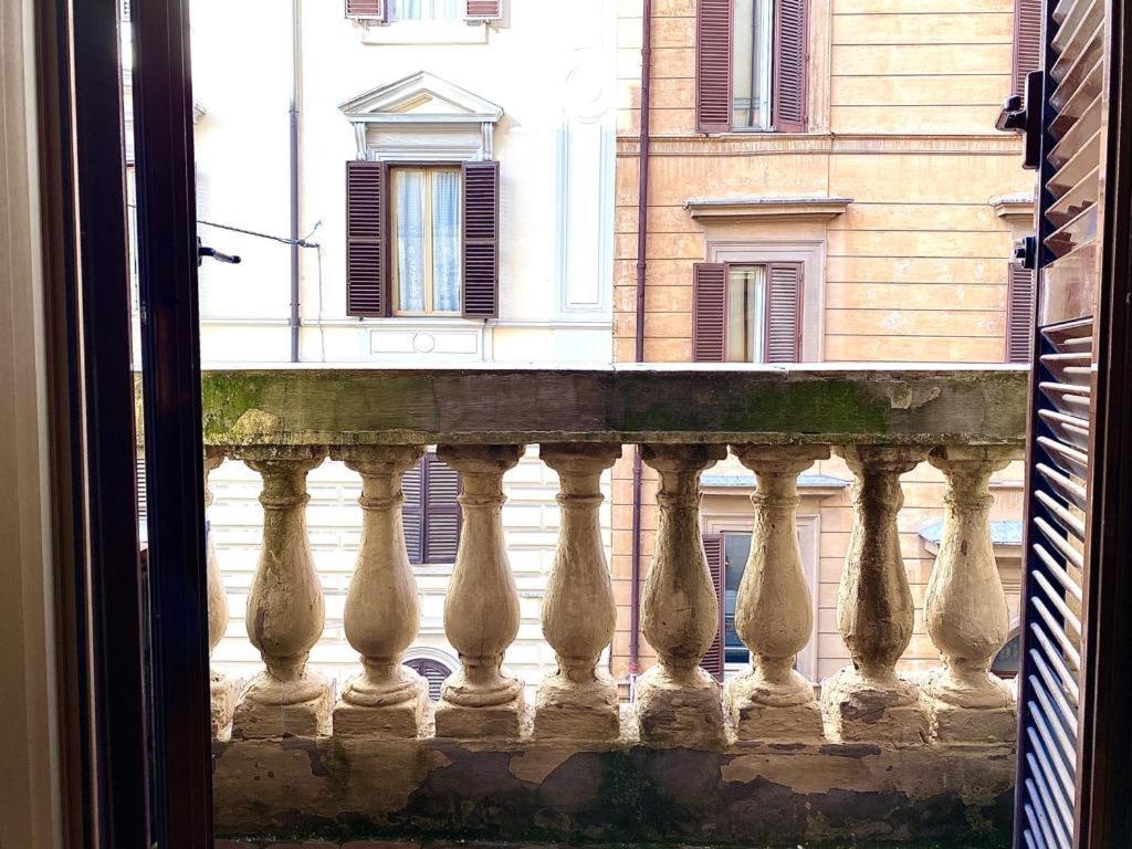 Traditional Style In The City Center ローマ エクステリア 写真
